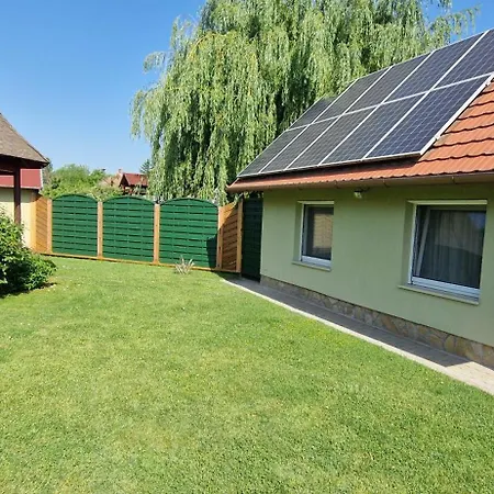 Ferienhaus Tamasi Villa- Nyaralohaz Balatonkeresztúr