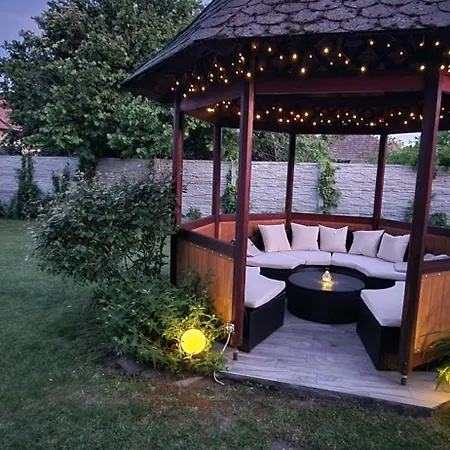 Ferienhaus Tamasi Villa- Nyaralohaz Balatonkeresztúr