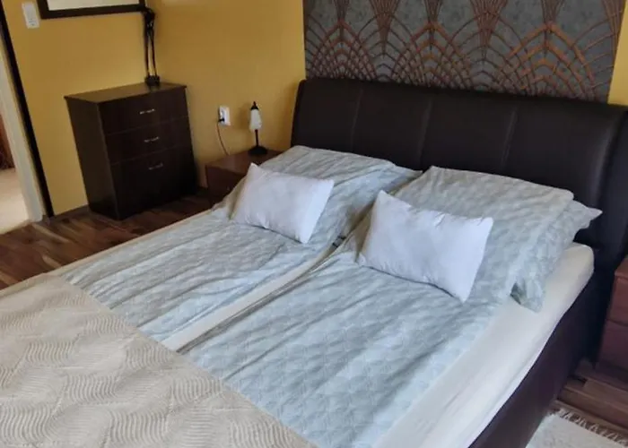 Tamasi Villa- Nyaralohaz Case de vacanță Balatonkeresztúr